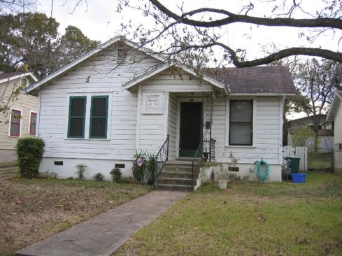 Before image of the front facade.