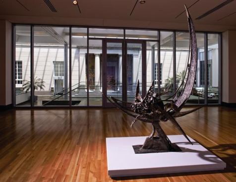 The center gallery in the south addition is one of three new exhibition spaces. Floor-to-ceiling glass panels separate it from the noise of the winter garden while still allowing in daylight.