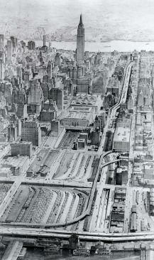 An aerial view shows the scar such a roadway would have inflicted on Manhattan. 
