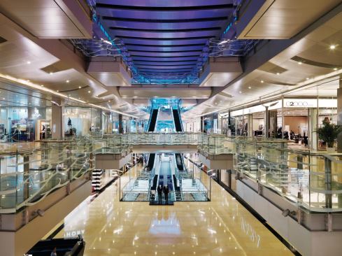 Marina CityQingdao, China



Altoon Porter Architects

Completed in 2010, this mixed-use development has over 1 million square feet of gross leasable area on four levels, one of which is below grade. Anchored by a 131-foot-tall glass tower, the complex has indoor and outdoor retail venues, as well as 200 apartments; underground parking for 2,000 cars is available. Next to the 2008 Olympic sailing venue, the center was designed (starting in 2006) as a cultural hub to continue development after the games.