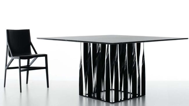 Boboli table Cassina

www.cassinausa.com

Tabletops available in marble, glass, or wood



Base is available as a central pedestal or trestle supports



Base features aluminum ribbons, twisted vertically Ribbons are available in lacquer finish or chrome



Designed by Rodolfo Dordoni