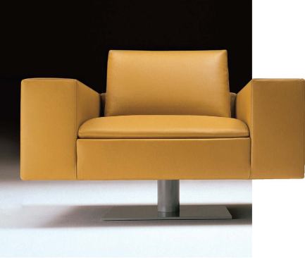 Kubico Collection

i4 Mariani

www.i4marianiusa.com

A variety of seating options and marble-, leather-, or glass-topped coff ee tables Armchair available on swivel pedestal base

Removable foam cushions Over 50 leather and 200 fabric options

Designed by Mauro Lipparini