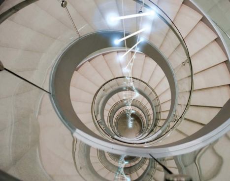 Höweler+Yoon's frequent collaborator Parallel Development allows Light Helix to display an array of colors.