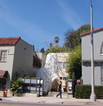 Material & Applications (M&A) is a 1,000-square-foot courtyard exhibition space located just off Los Angeles' Silver Lake Boulevard. Co-founders Jenna Didier and Oliver Hess bring experimental architecture directly to the street.