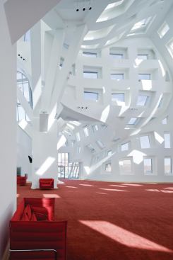 The event space, which holds 450, is designed to bring people together. "Its purpose is to generate money," Gehry says. "This has got to be a banquet room like none other in Vegas. It had to be different to compete." It has been an overnight success, according to Gehry, and allowed Ruvo to raise as much as $20 million in one night for the clinic.