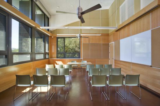 The Orinda City Hall's meeting room in Orinda, Calif.
