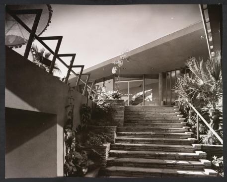 Palm Springs Tennis Club, exterior.