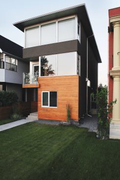 The firm designed the 1,700-square-foot, 

17-foot-wide Chan Residence for a 25-foot infill lot in Calgary.