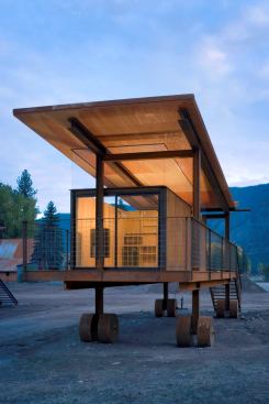 2009 rada  The Rolling Huts, Mazama, Wash.  Outbuilding / Grand Award  Olson Sundberg Kundig Allen Architects (now Olson Kundig Architects ), Seattle    Local restrictions prohibited additional permanent buildings on the property, so Tom Kundig, FAIA, placed these guesthouses on rusted steel wheels.