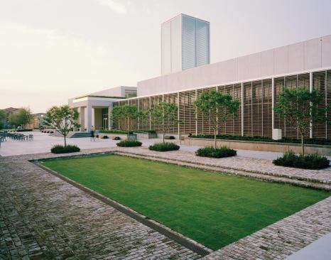 The newly expanded SCAD Museum of Art is sited on a series of plazas that run between the building and the neighboring School of Architecture.