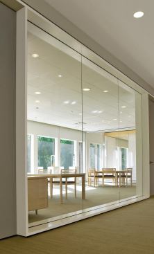 Goettsch Partners designed these offices for the Prairie Management Group. 