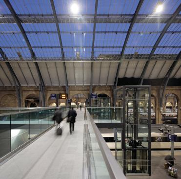 Pedestrian footbridge offering mid-track access to the passenger trains in the Main Train Shed.