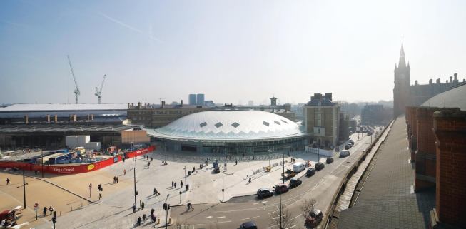The building’s curving form was designed to complement (and, in fact, fit into) the curve of the adjacent Great Northern Hotel, which was designed by the same architect and completed two years after the historic station.