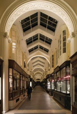 Adding to the palette of interior luminaires are new uplights: miniature linear LED fixtures with barn doors to ensure easy control of light distribution. 