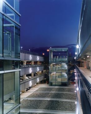 The extensive use of glass allows pedestrians to stay engaged with the airport's activities.
