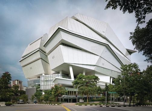 This creates a sharp contrast with the more opaque, but still sculptural, façade at the rear of the structure.