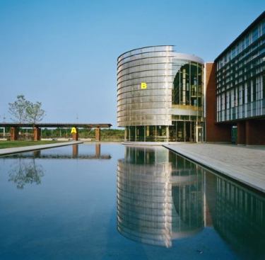 A  Sunscreen Modern Railings and Metal Craft 
www.mrm-limited.com Custom aluminum sunshade  Company creates custom metalwork for interior and exterior applications  Various metal options and finishes 
B  Petite Nuage wall mounted lighting Neo-Ray Lighting 
www.neoray-lighting.com    Division of Cooper Lighting  Provides three light distributions???direct, indirect, and direct/indirect???by switching direct-lamp component of the fixture  Fluorescent source  Direct/indirect option gives 35 percent direct light and 65 percent indirect spread  Each fixture takes two T8, two T5, or two T5HO lamps  Also useful in classroom and multimedia environments