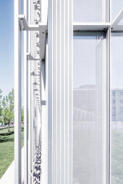 Aluminum louver assemby detail