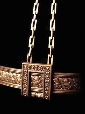 The surviving luminaire families yielded a wealth of decorative castings enabling the recreation of several of the Capitol’s previously extinct designs.