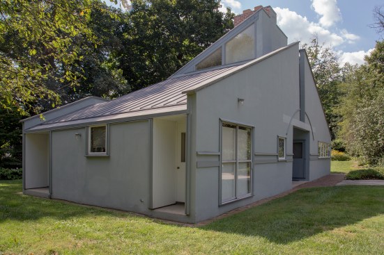 View of the house's east corner