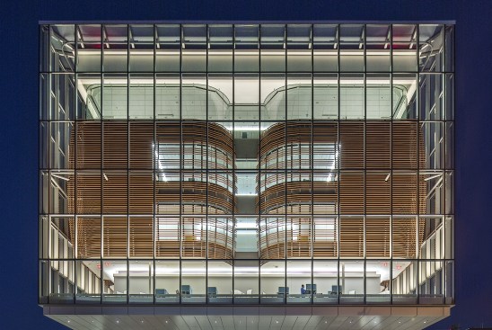 Low-E-coated low-iron glass delivers a distinctive low-iron aesthetic with high transparency and visible light transmittance (VLT).