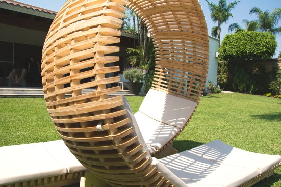 Loopita chair by Left