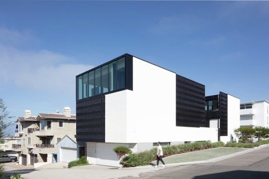 Alma Switch House in Manhattan Beach, Calif. by Brooks + Scarpa